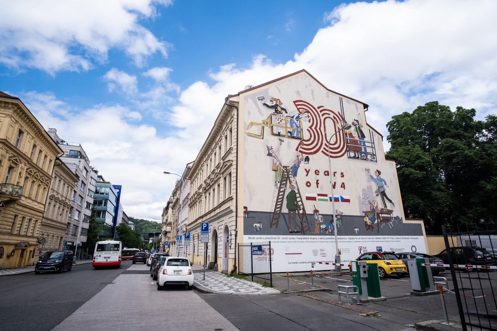 30 lat współpracy wyszehradzkiej na polskim muralu w czeskiej Pradze 