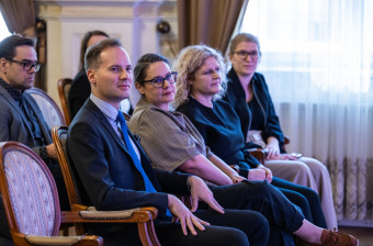 2025/11/20251119-188a1575konfpr-a 1600x1067