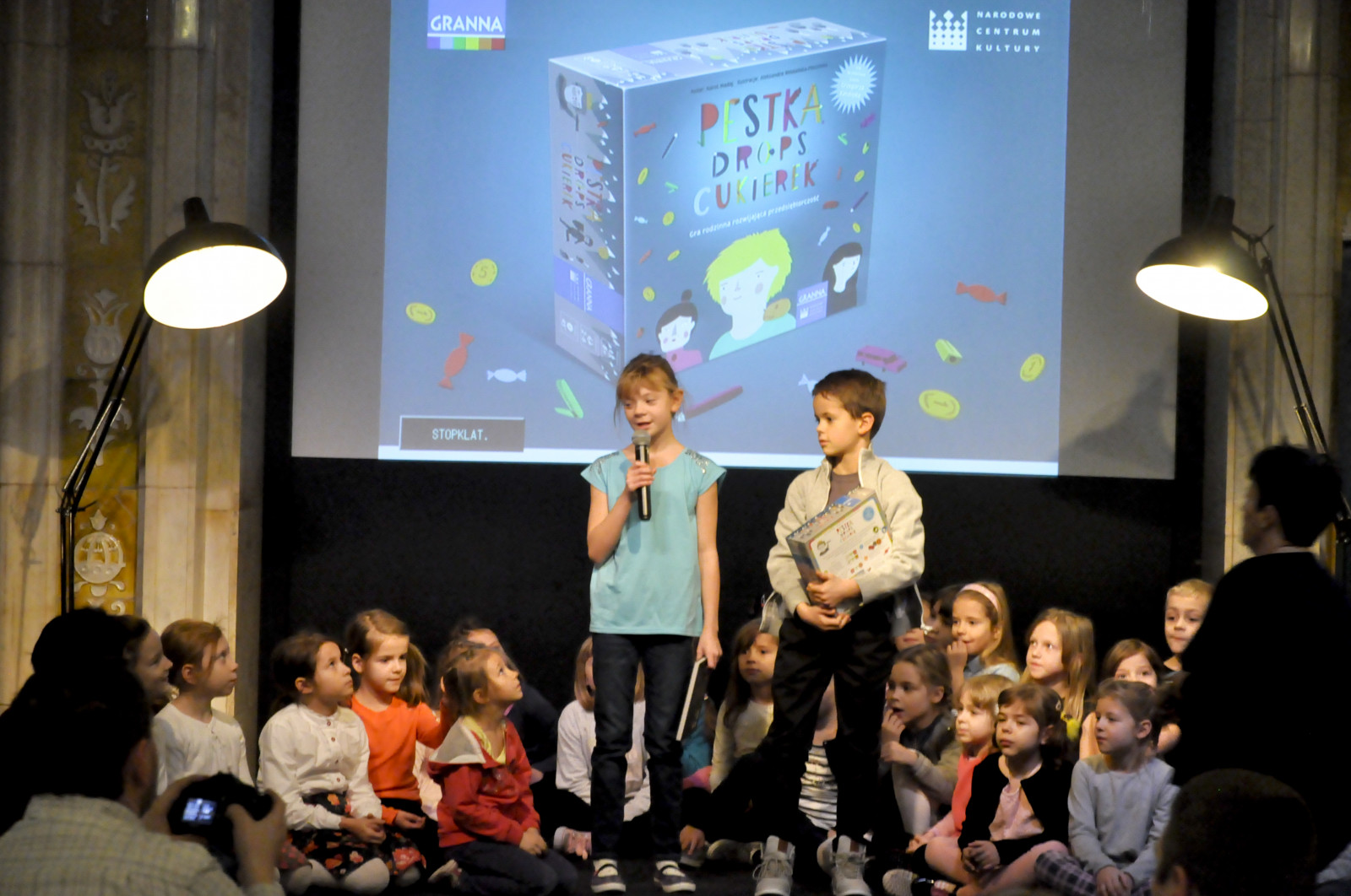 "Pestka, drops, cukierek" - ekonomiczna gra planszowa dla dzieci